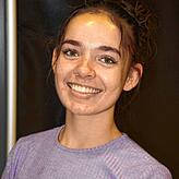 Die Elftklässlerin Fabienne Bediat gehört zum Technikteam der Musical-Aufführung.