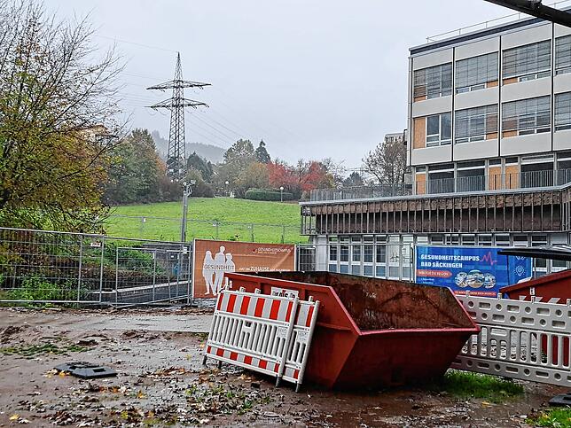 Bild 3: SK öffnet Türen: Bilder von der Führung über die Baustelle des Gesundheitscampus in Bad Säckingen