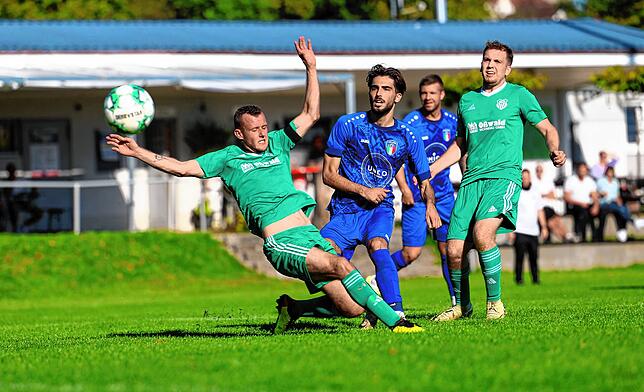 Bild 26: Unsere große Bildergalerie vom Kreisliga-Spitzenspiel zwischen dem SV Riedheim und Italiana Singen