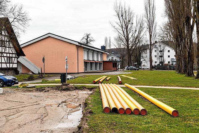 Erdarbeiten an der Strandhalle: Bei Veranstaltungen um die Halle herum könnten Radfahrer mit Veranstaltungsbesuchern kollidieren, ...
