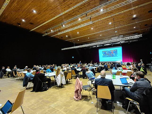 Bei der Regionalkonferenz Nördlich Lägern in der Stadthalle in Bülach, Kanton Zürich, wurden rund 130 Mitwirkende, Gäste sowie ...