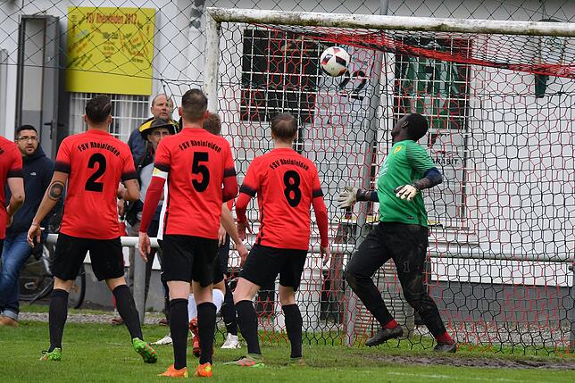 Bild 17: FSV Rheinfelden feiert Pflichtsieg gegen Schlusslicht FC Emmendingen – und wir haben die Bilder