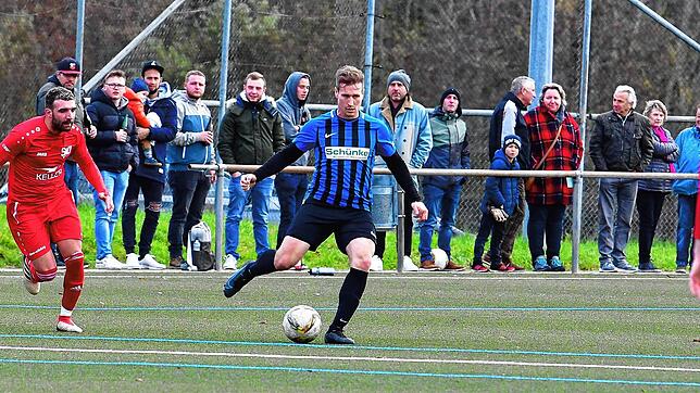 Saisonpremiere: Marcel Leitner &ndash; hier im Spiel gegen den SV Jestetten &ndash; erzielte beim 4:0-Sieg der SG FC Wehr/Brennet sein ...