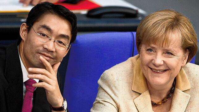 Bundeswirtschaftsminister und Vizekanzler Philipp Rösler zusammen 2011 mit Bundeskanzlerin Angela Merkel.