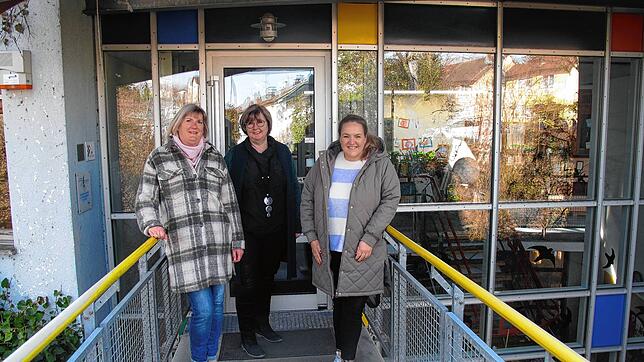 Die drei Familienberaterinnen Sabine Skowronek, Dorothea Helder und Susanne Huber (von links) vor der Kita Masurenstraße in der Singener ...
