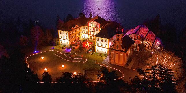 So leuchtete das Schloss Mainau beim Christmas Garden.