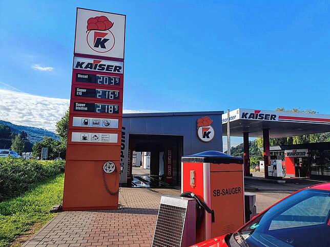 Preise für Kraftstoff bei der Tankstelle Kaiser an der B 518 in Wehr am 31. Mai 2022 gegen 8.15 Uhr.