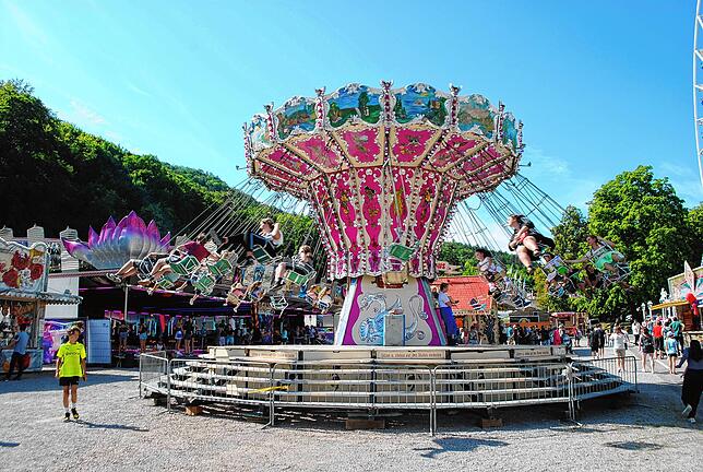 Bild 5: Hereinspaziert zur 555. Waldshuter Chilbi! Sehen Sie den Rummel von oben und unten