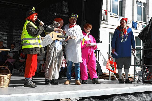 Bild 7: Singen feiert den Schmotzigen Dunschdig: Die besten Bilder vom Rathaussturm!