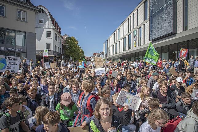 Etwa 10.000 Demonstranten in der Bodanstraße: die globale Aktion am 20. September