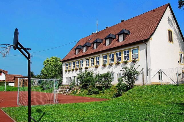 Im Schulhaus in Berau sollen ab dem Schuljahr 2020/2021 neben den Berauer und Brendener Grundschüler auch die Erst- und Zweitklässler ...