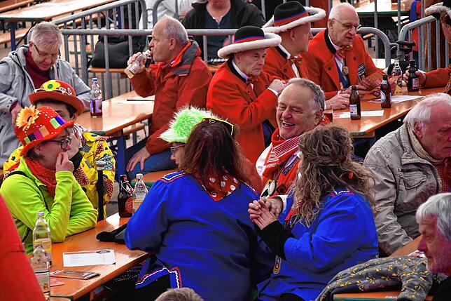 Bild 16: Die besten Bilder vom Narrenbaumstellen der Eigeltinger Krebsbachzunft in Wiechs