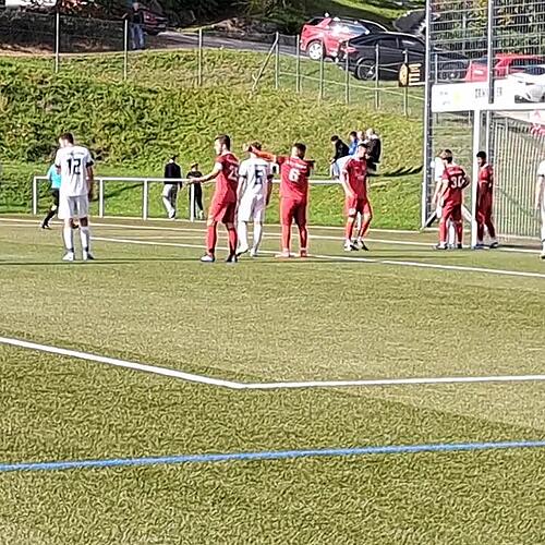 Auch das 5:0 fällt noch vor dem Pausenpfiff (39.)