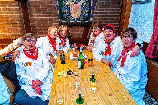 Bild 10: 150 Jahre Katzenmusik: Narren feiern in den Stüble und im Narrendorf