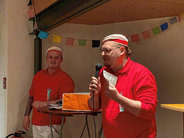 Wollen eigentlich nichts verraten, aber dennoch das Programm beim Narrenspiegel vorstellen, also muss ein Rätsel her: Die Gardisten Lutz ...