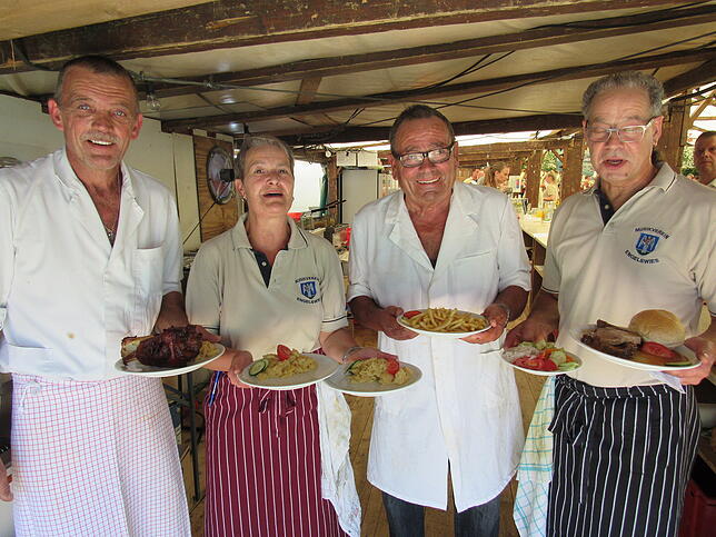 Bild 20: Bilder: Heißes Sommerfest in Engelswies mit Blaskapelle Peng