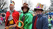 Oberschneck Jürgen Zwigart (links) hat den Rathausschlüssel, Bürgermeisterstellvertreterin Doris Schütz und der künftige Bürgermeister ...