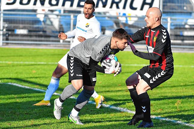 Bild 44: Spitzenreiter FSV Rheinfelden gelingt nur ein 1:1 gegen den SV 08 Laufenburg &ndash; und wir haben die Bilder!