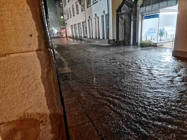 Bild 17: Starkregen setzt Überlingen unter Wasser