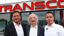Ein außergewöhnliches Jubiläum feiert Gerhard Stoiber (Mitte) aus Konstanz: Seit 50 Jahren ist er Mitarbeiter der Firma Transco. Mit im ...