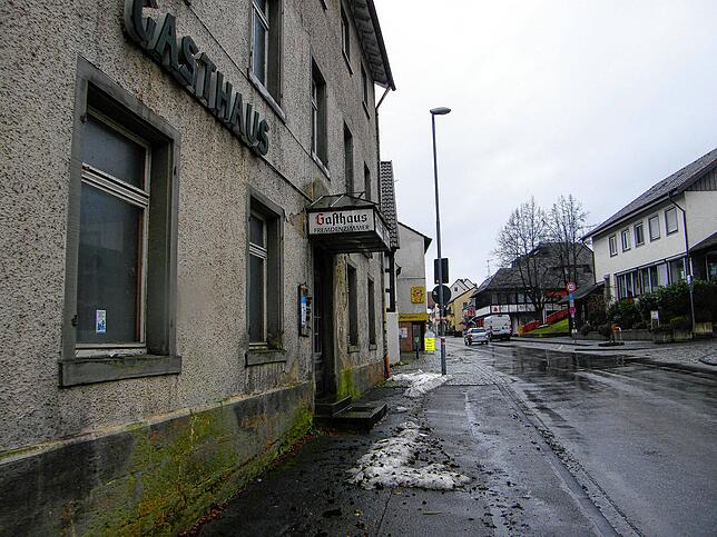 Hier ging es in den Adler rein. Er liegt an der Radolfzeller Straße, also im Zentrum Allensbchs.