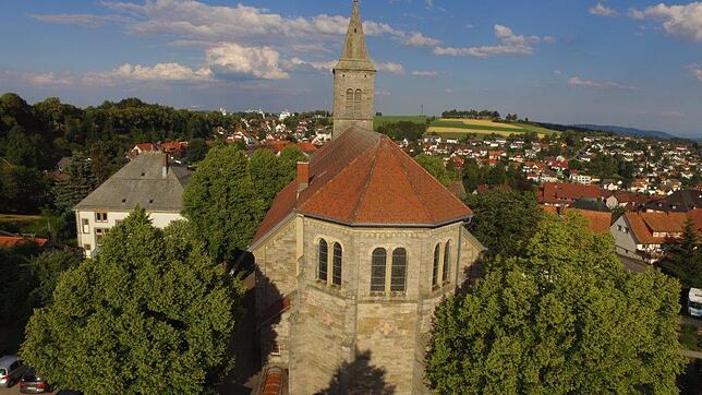 So harmonisch wie die Kirche St. Peter und Paul sich ins Bonndorfer Stadtbild einfügt, ist die Stimmung in der Seelsorgeeinheit ...