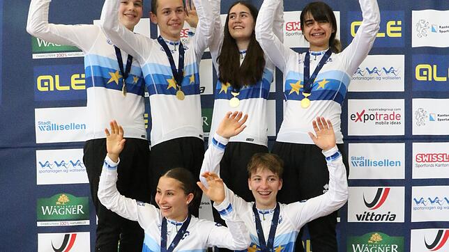 Die erfolgreichen Starter aus dem Bezirk Hegau-Bodensee (oben, v.l.): Jone Burow, Yannick Gaißer, Rebecca Grote, Lena Andorinha. Vorne: ...