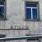 Nur noch schwach zu erkennen: Der Namenszug des ehemaligen Gasthauses Adler.