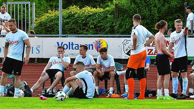 Betretene Gesichter nach dem Abpfiff: Nach einer mageren Leistung ist das Thema „Landesliga“ für den FC Wehr wohl keines mehr. Das 0:4 ...