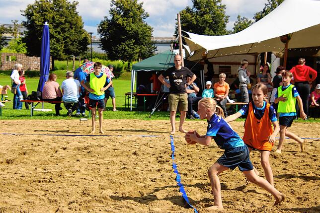 Zwei Tage lang richten die Handballer des TV Pfullendorf ihr Beachhandball-Turnier aus.