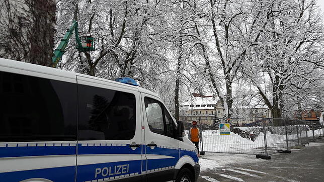 Die Polizei ist bei den Arbeiten vor Ort, weil Störaktionen befürchtet wurden.