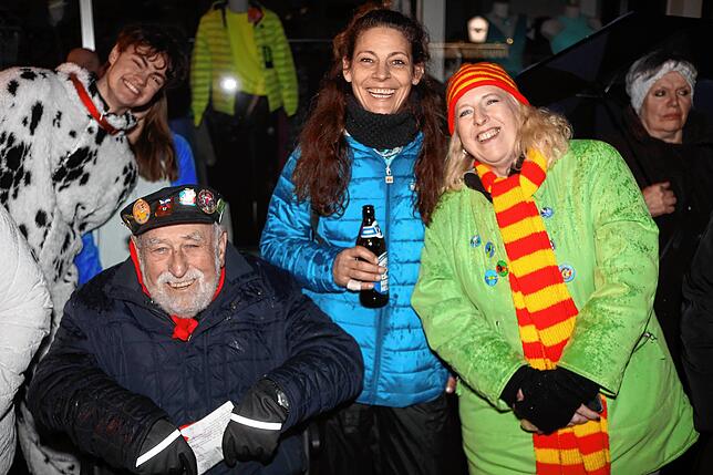 Bild 21: Endlich! Butzenlauf stimmt Konstanzer auf die Straßenfasnacht ein