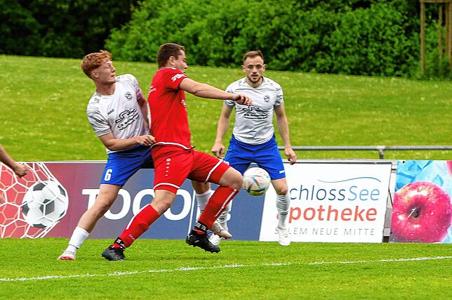 Bild 34: Souveräner 6:1-Erfolg des Tabellenführers FC RW Salem. Wir haben die besten Bilder!
