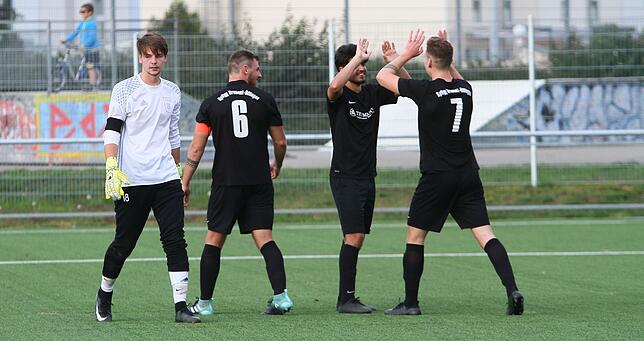 Bild 1: SpVgg. Brennet-Öflingen feiert 6:1-Kantersieg beim SV Herten