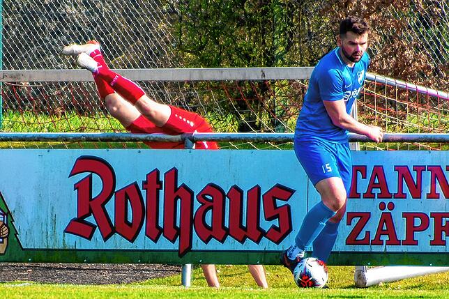 Bild 23: TuS Efringen-Kirchen gelingt ein 3:1 im Abstiegskampf beim FC Wallbach &ndash; und wir haben Bilder!