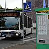 Ein Ticketautomat des Regio Verkehrsverbunds Lörrach, ein Bus fährt vorbei (Archivbild). Laut Koalitionsausschuss soll es bald das ...