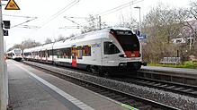 Ein Seehas-Zug am Haltepunkt Konstanz-Fürstenberg: Am Montag, 27. März, ist wegen des bundesweiten Streiks nicht damit zu rechnen, dass ...