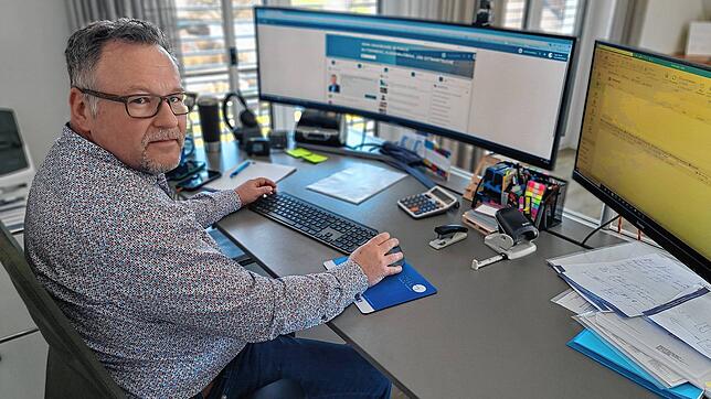Ingo Sterk ist mit seinem Büro für Finanzplanung auf zuverlässiges Internet angewiesen. In den vergangenen Monaten kam es in Bargen ...