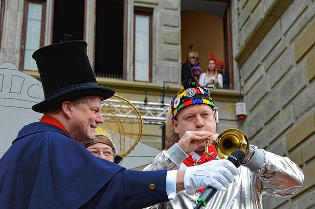 Bild 25: Bilder vom Narrensturm auf das Rathaus in in Überlingen