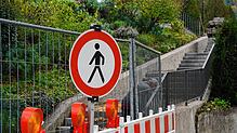 Gesperrt werden musste die Treppe am Waldshuter Kornhausplatz wegen der umfassenden Erneuerung. Zu erkennen sind die bereits verlegten ...