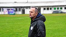Trainer Uwe Müller und der SV/TuS Immendingen unterliegen in einer an Torchancen armen Partie dem FC Pfaffenweiler mit 0:2.