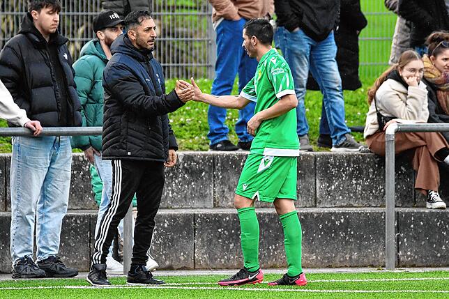 Bild 32: SV Herten setzt sich mit 4:1 gegen FC Schönau durch &ndash; und wir haben Bilder!