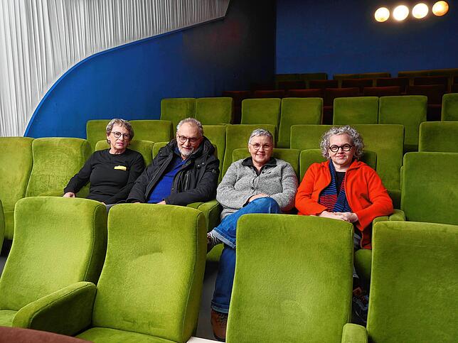 Den Betrieb des Schopfheimer Kinos „Scala“ hat ein Verein Mitte 2023 übernommen. Ihm gehören auch von links Astrid Theilacker, Thomas ...