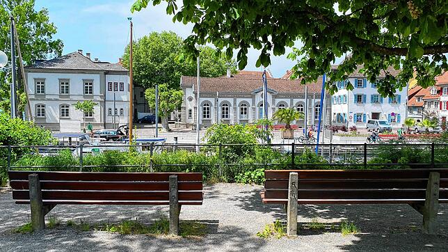 Ein heißer Sommertag am Mantelhafen in Überlingen endete für eine Frau im August 2021 mit einem Polizeieinsatz und einer Nacht in der ...
