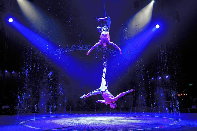 Bild 2: Zirkus ohne wilde Tiere: Überzeugt das Spektakel mit Licht- und Wasser-Shows?
