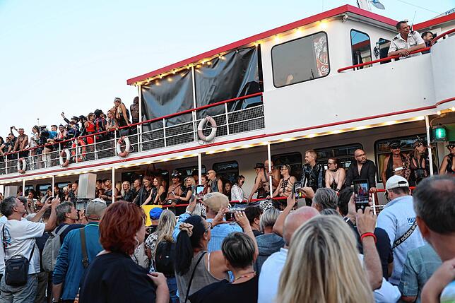 Bild 7: Lack, Leder und Lust &ndash; Das Torture Ship legt Zwischenstopp in Konstanz ein