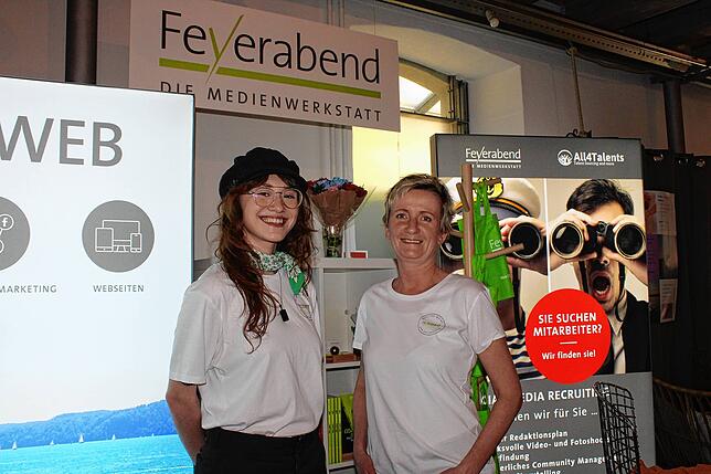 Stephanie Feyerabend (rechts), hier mit Mitarbeiterin Lea Theilig, freute sich sehr über die gelungene Premiere der Messe Bolu. Sie war ...