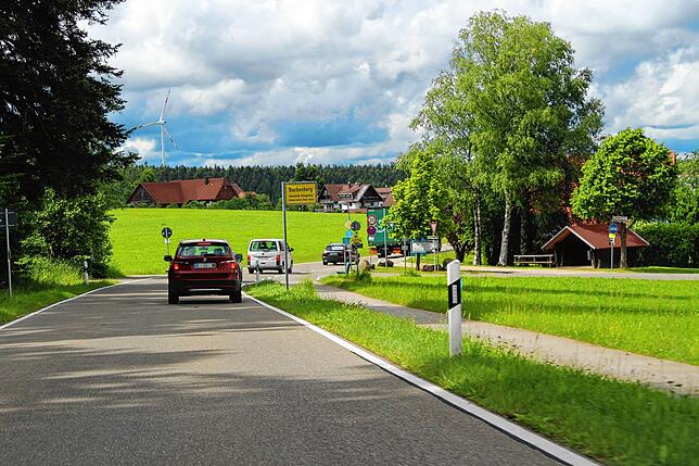 Mit deutlich mehr Verkehr muss nun auch Buchenberg rechnen. Diese Aufnahme entstand kurz nach Einrichtung der Umleitung.