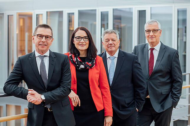 Die Zeppelin Konzerngeschäftsführer Christian Dummler, Alexandra Mebus, Michael Heidemann und Peter Gerstmann.