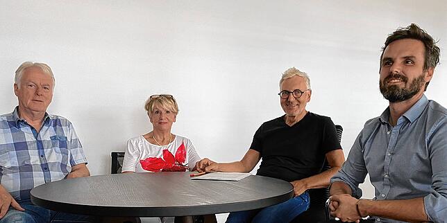 Udo Engelhardt (Tafel Singen), Anita Hoffmann (Tafel Konstanz), Wolfgang Münst und Stephan Tögel (beide Vorstand Crescere-Stifung ...